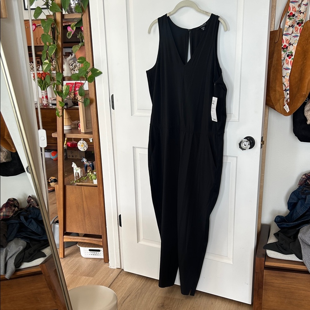 Athleta Black Sleeveless V-Neck Jumpsuit